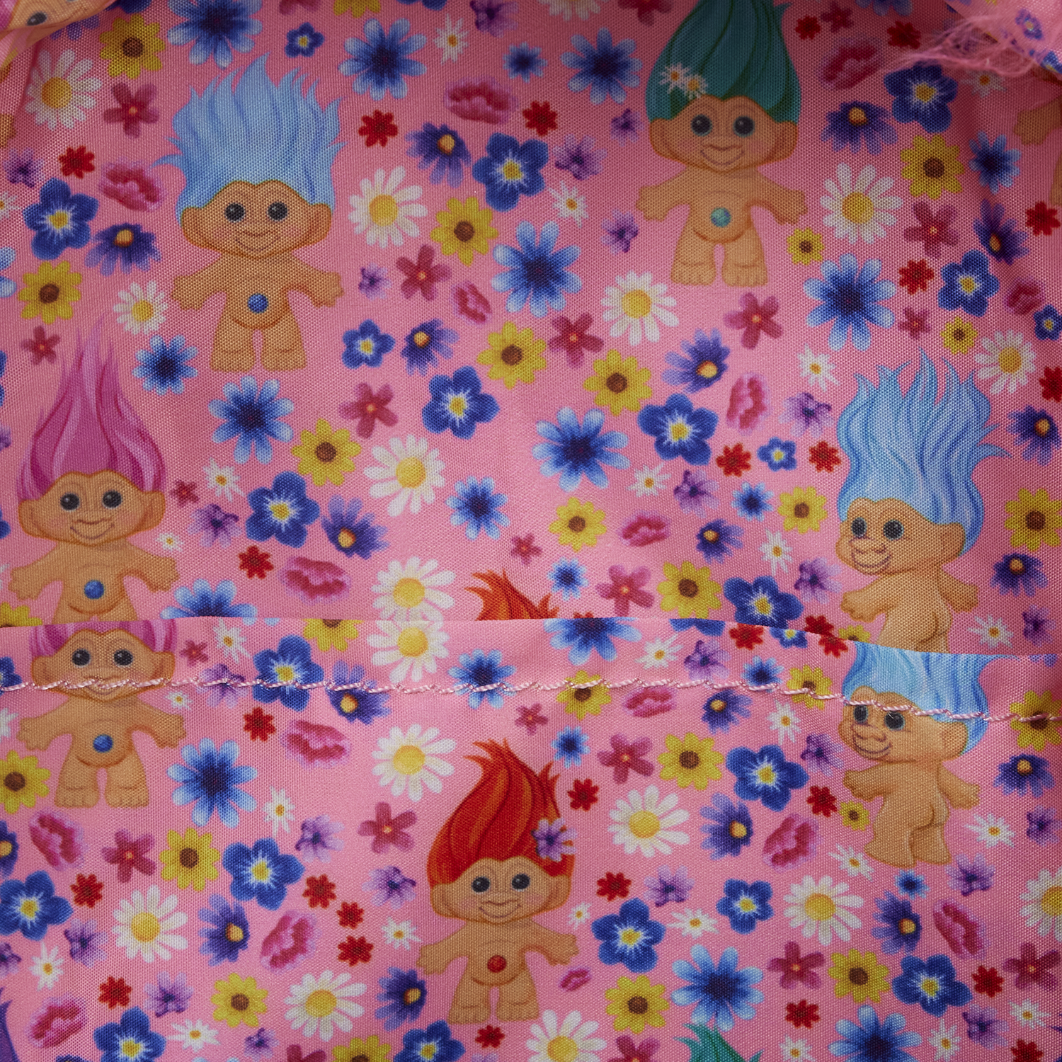 Classic Good Luck Trolls Exclusive Iridescent Cosplay Mini Backpack - Image 6