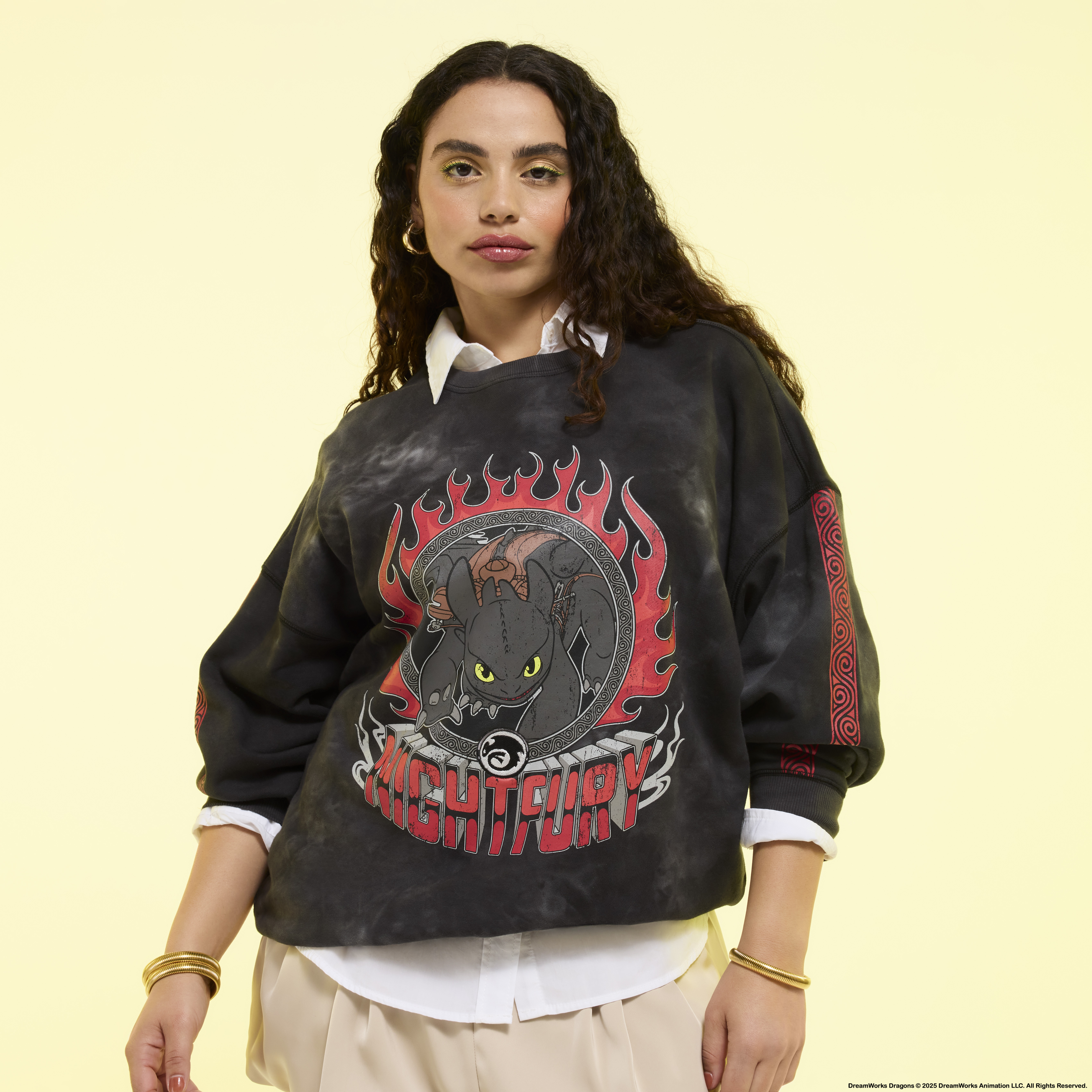 Alternative view of How To Train Your Dragon Night Fury Crewneck Sweatshirt